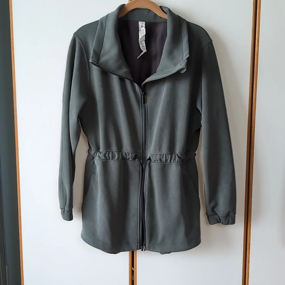 NWOT Lululemon Softstreme Cinch-Waist Jacket Smoked Spruce SKSR 6 8